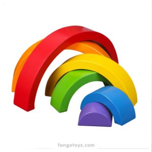 Arcos de Waldorf - Arco iris colorido de madera