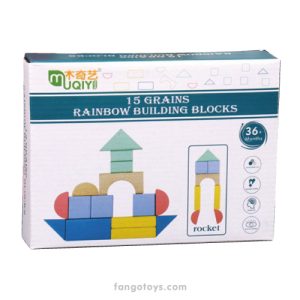 Bloques coloridos de madera crea multiformas