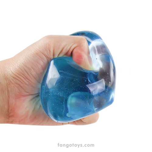 malt-squishy-cube-stretch-2-fangotoys