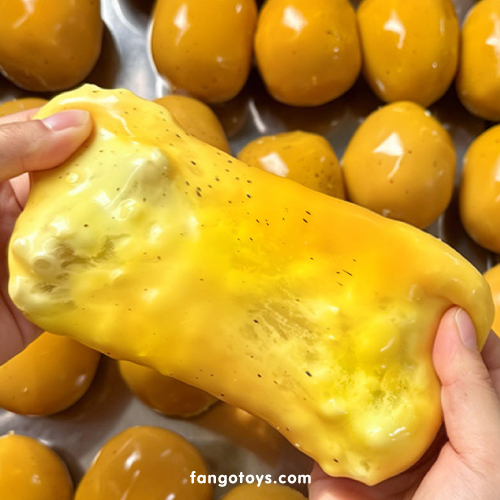 mango-squishy-crujiente-squeezy-4-fangotoys