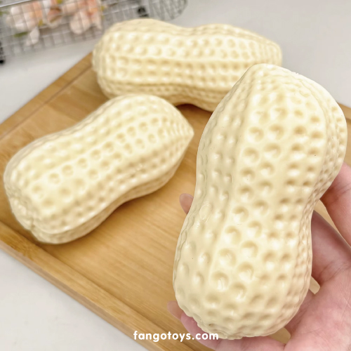 peanut-squishy-crunchy-cacahuate-3-fangotoys