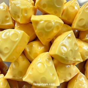 queso-triangular-jabon-squishy-crunchy-2-fangotoys